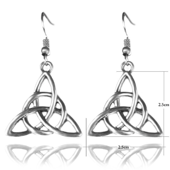 ❤️4 for $20 Sale❤️ Sliver Elegant drop Earrings - Picture 2 of 5